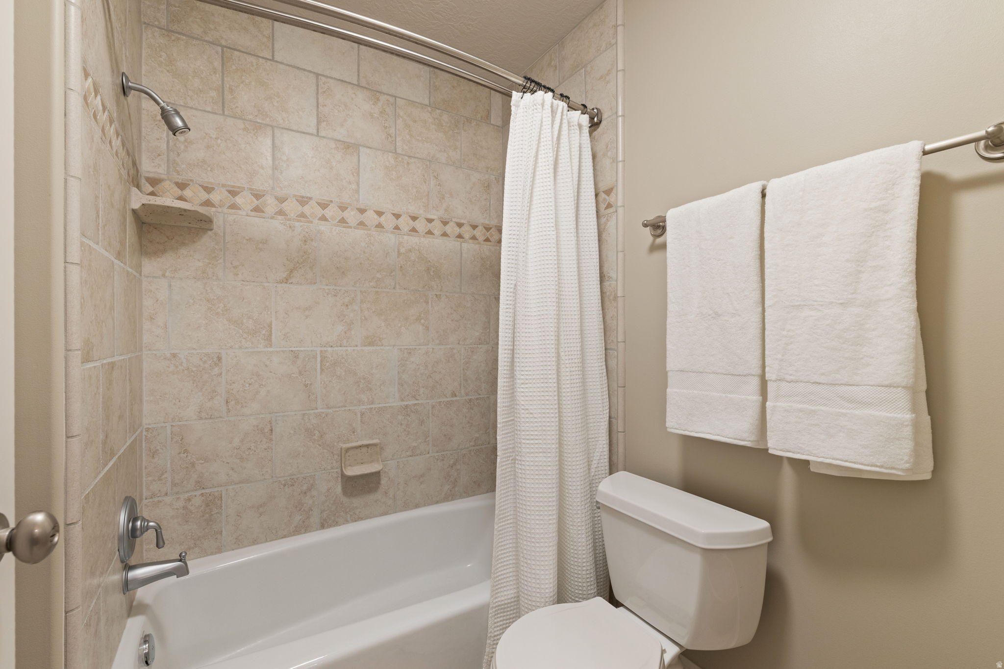 TRIPLE CROWN - Residential