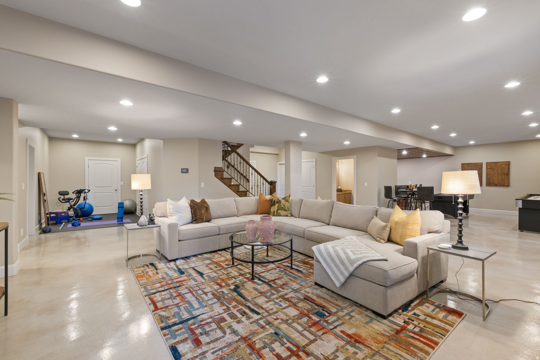 TRIPLE CROWN - Residential