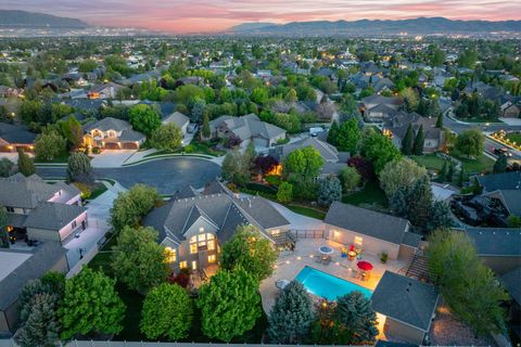 Tiny photo for 2312 W GALLANT FOX CT S, South Jordan, UT 84095 (MLS # 2154004)