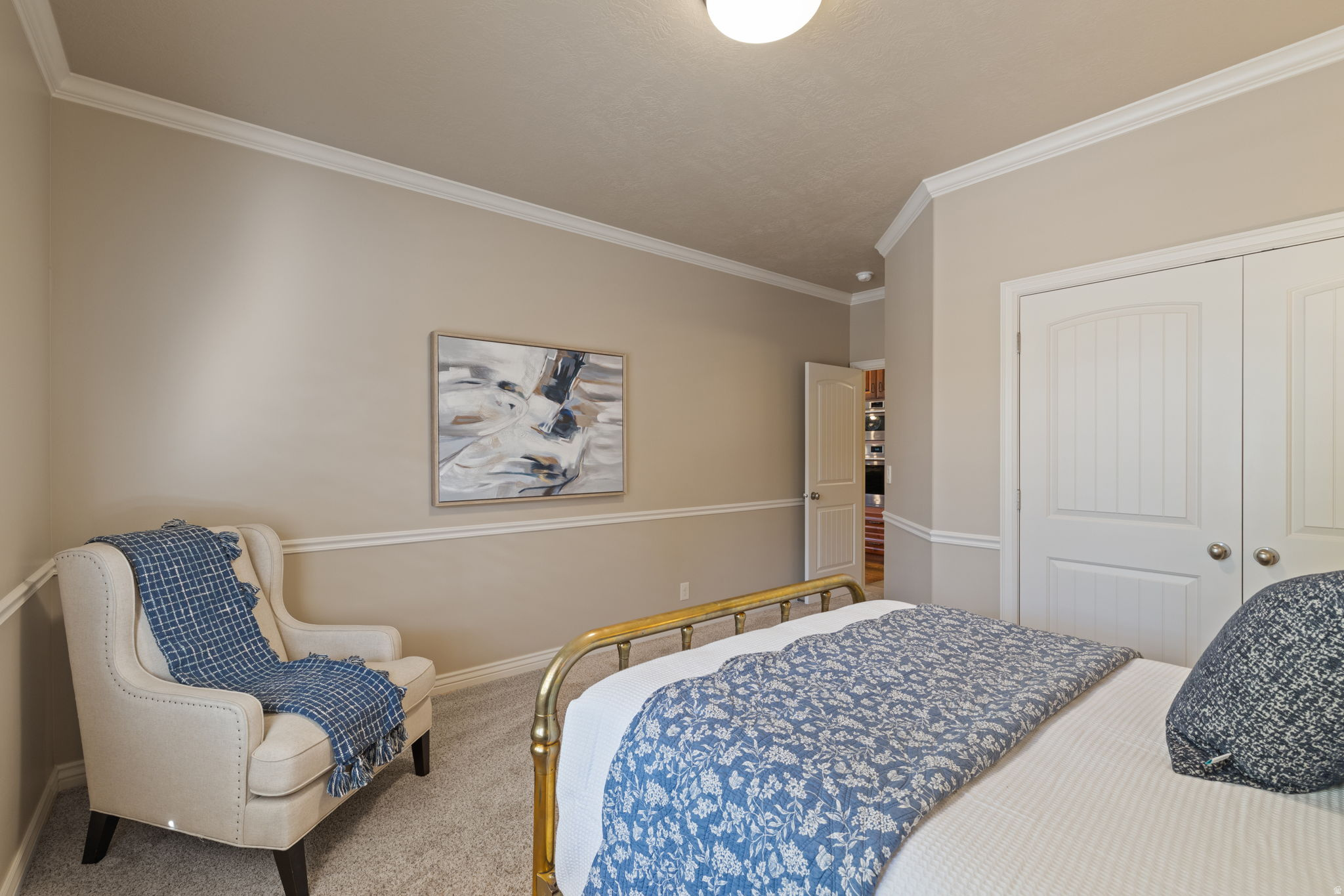 TRIPLE CROWN - Residential