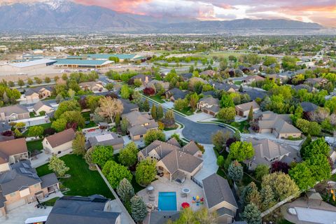 Tiny photo for 2312 W GALLANT FOX CT S, South Jordan, UT 84095 (MLS # 2154004)