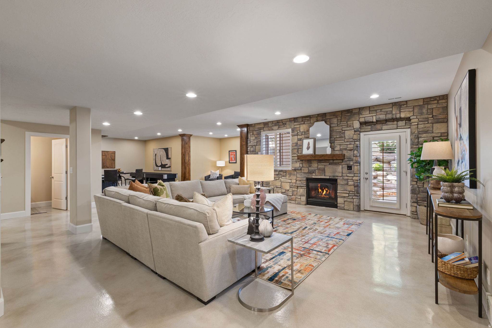 TRIPLE CROWN - Residential