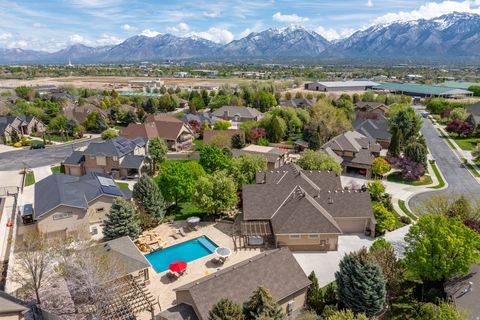 Tiny photo for 2312 W GALLANT FOX CT S, South Jordan, UT 84095 (MLS # 2154004)