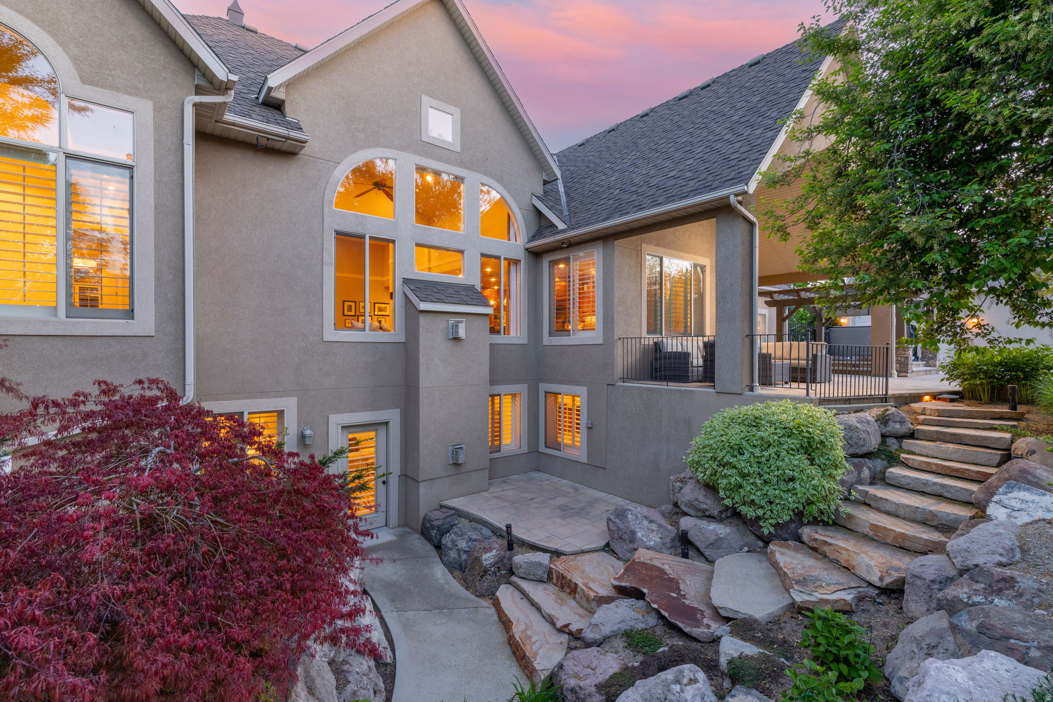 TRIPLE CROWN - Residential