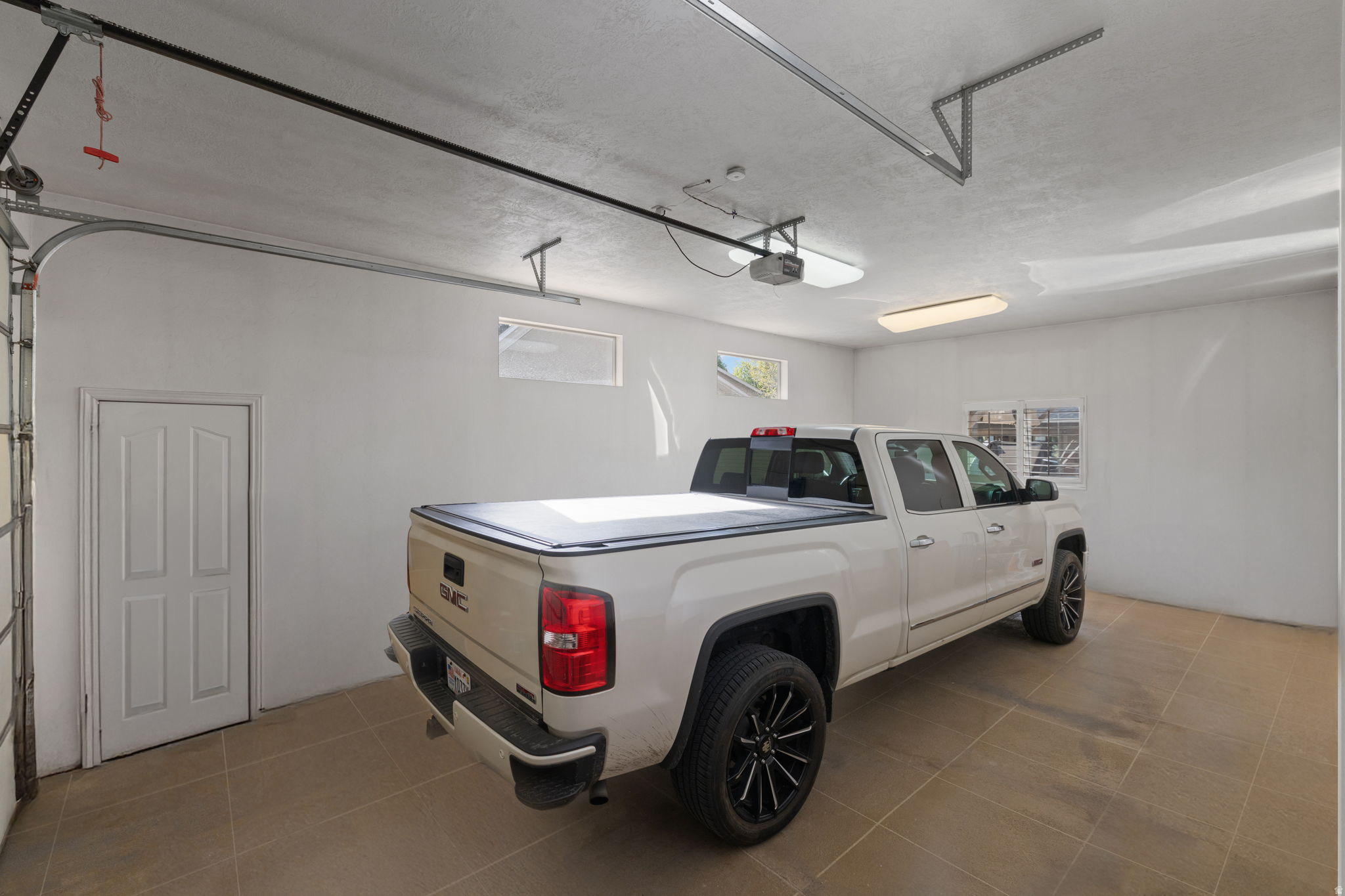 TRIPLE CROWN - Residential