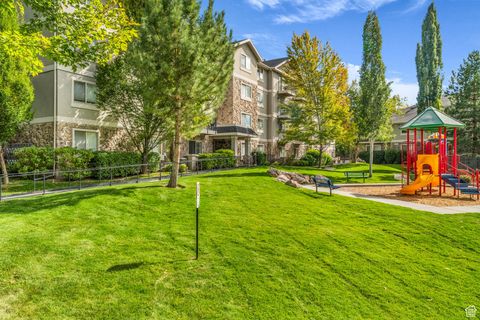 Tiny photo for 1230 E PRIVET DR #103, Cottonwood Heights, UT 84121 (MLS # 2114777)