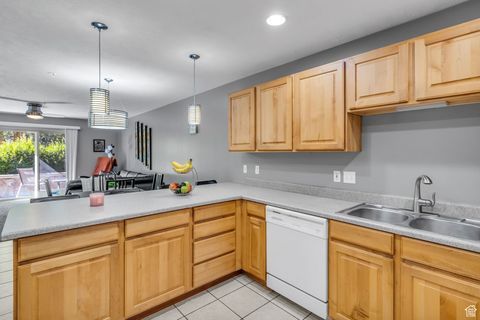 Tiny photo for 1230 E PRIVET DR #103, Cottonwood Heights, UT 84121 (MLS # 2114777)