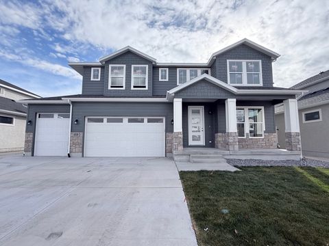 Photo of 153 W HACKBERRY RD, Vineyard, UT 84059 (MLS # 2124126)