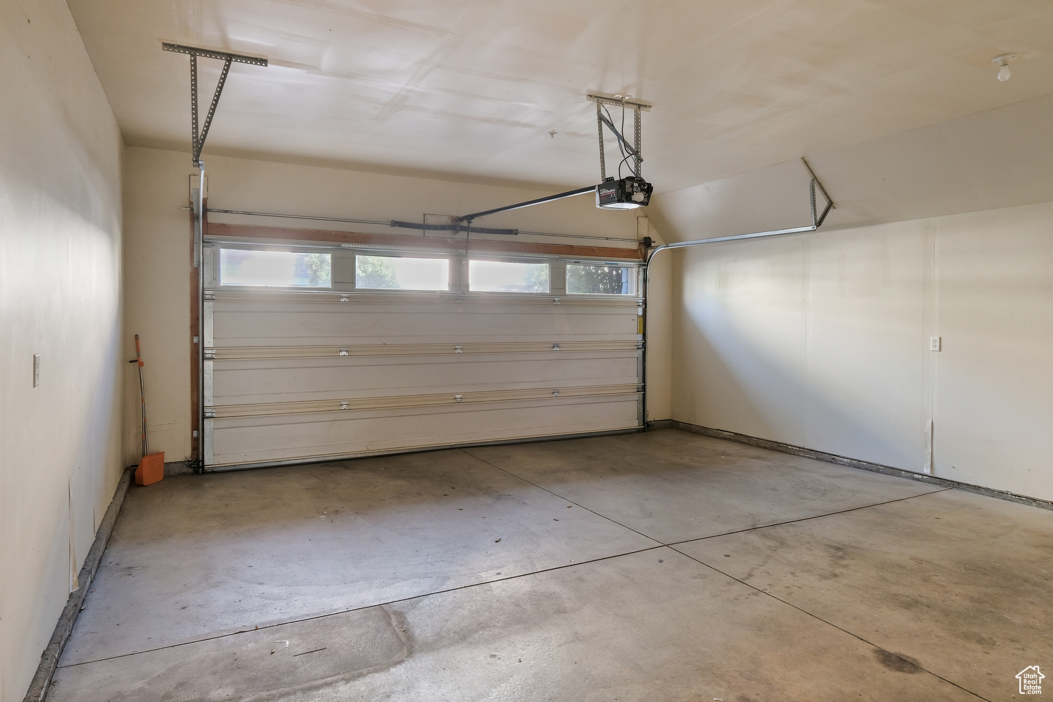 ROCKWELL CONDO - Residential