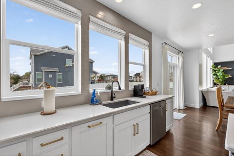 Tiny photo for 893 N 1580 E, Lehi, UT 84043 (MLS # 2147077)