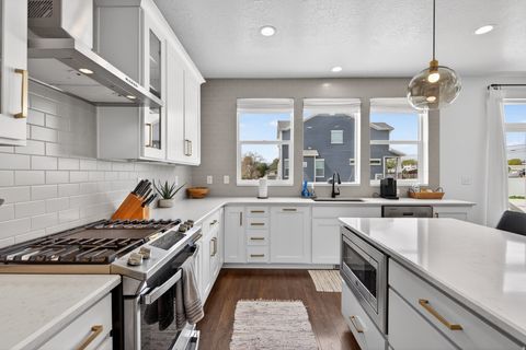 Tiny photo for 893 N 1580 E, Lehi, UT 84043 (MLS # 2147077)