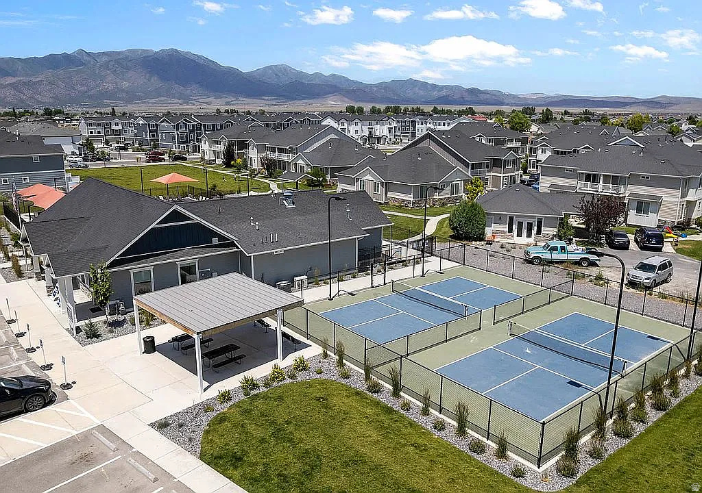 EAGLE POINT - Residential