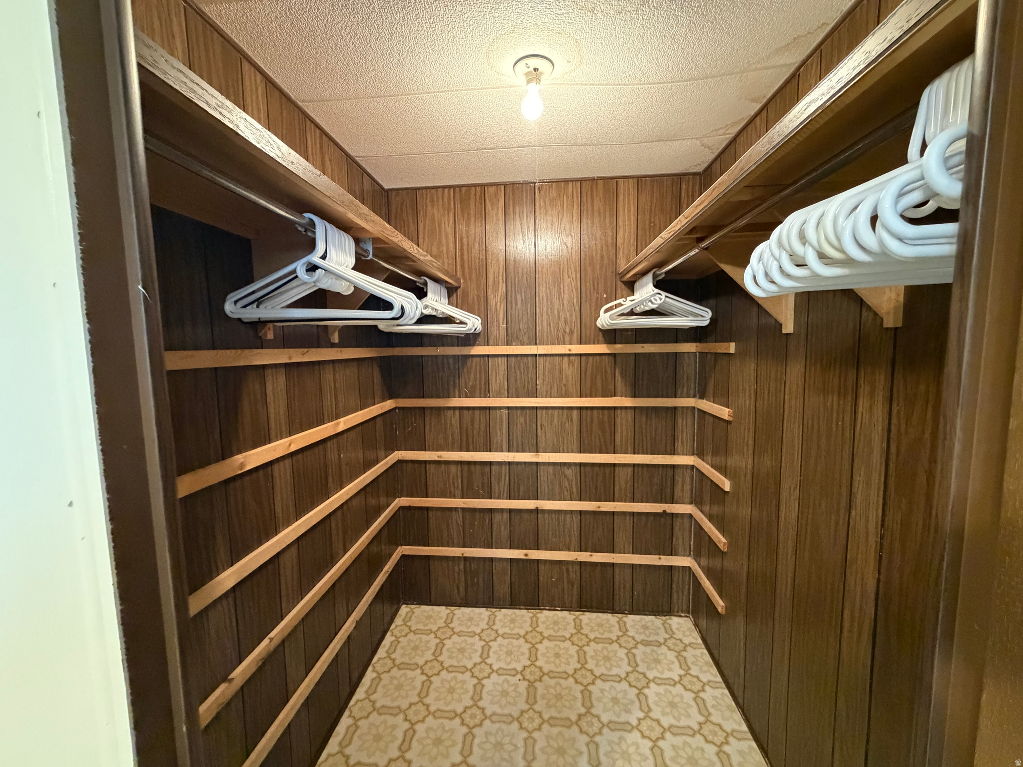 MONTE VISTA - Residential