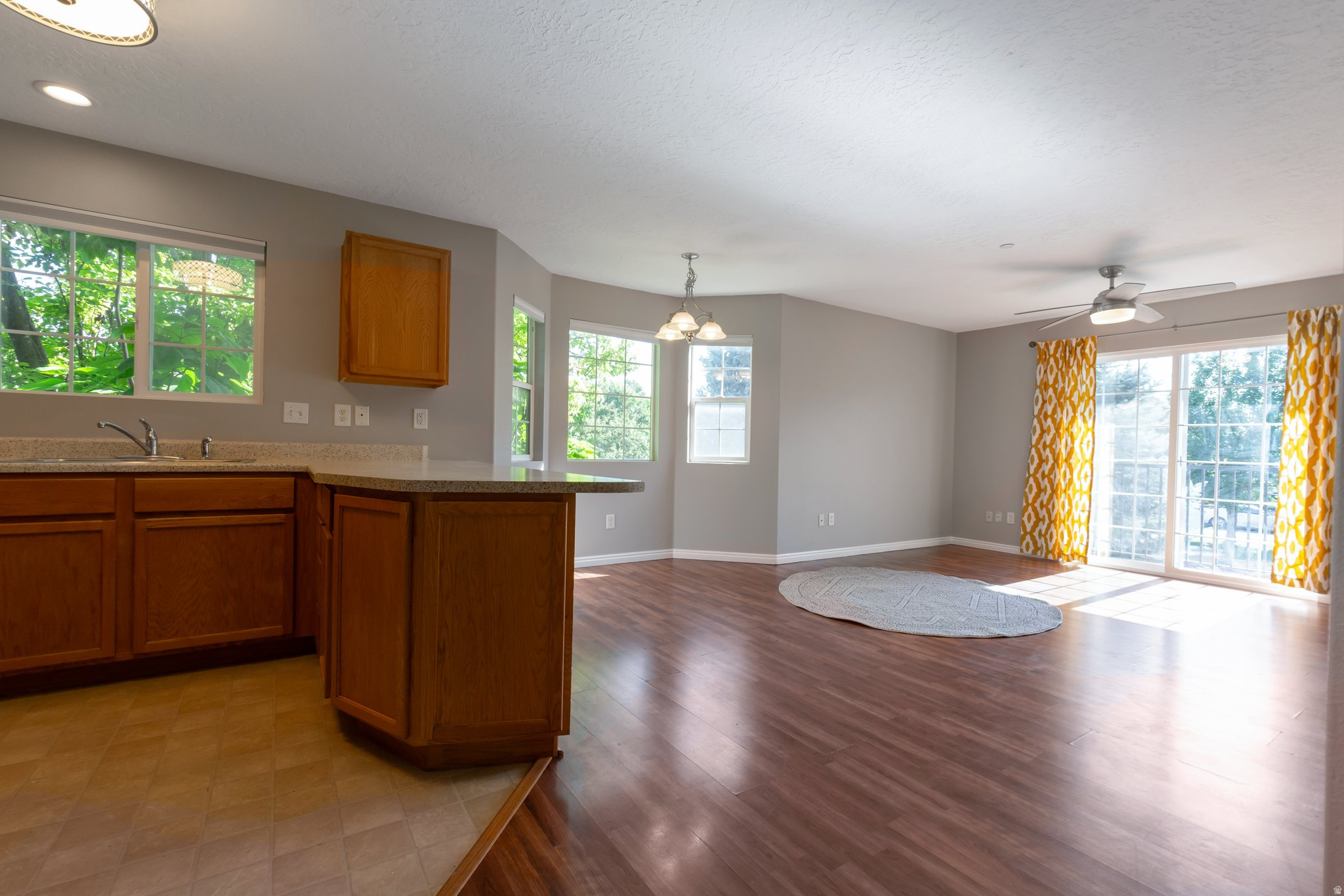 VINTAGE ON THE BLUFFS - Residential