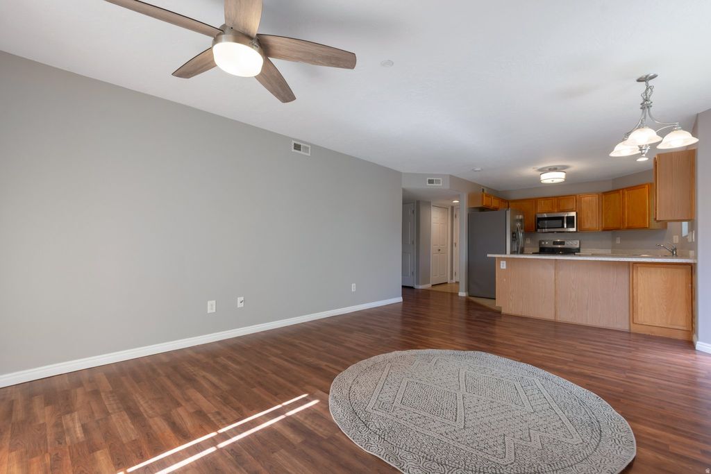 Photo of 1476 W BRUNELLO DR #C-5, Bluffdale, UT 84065 (MLS # 2141944)