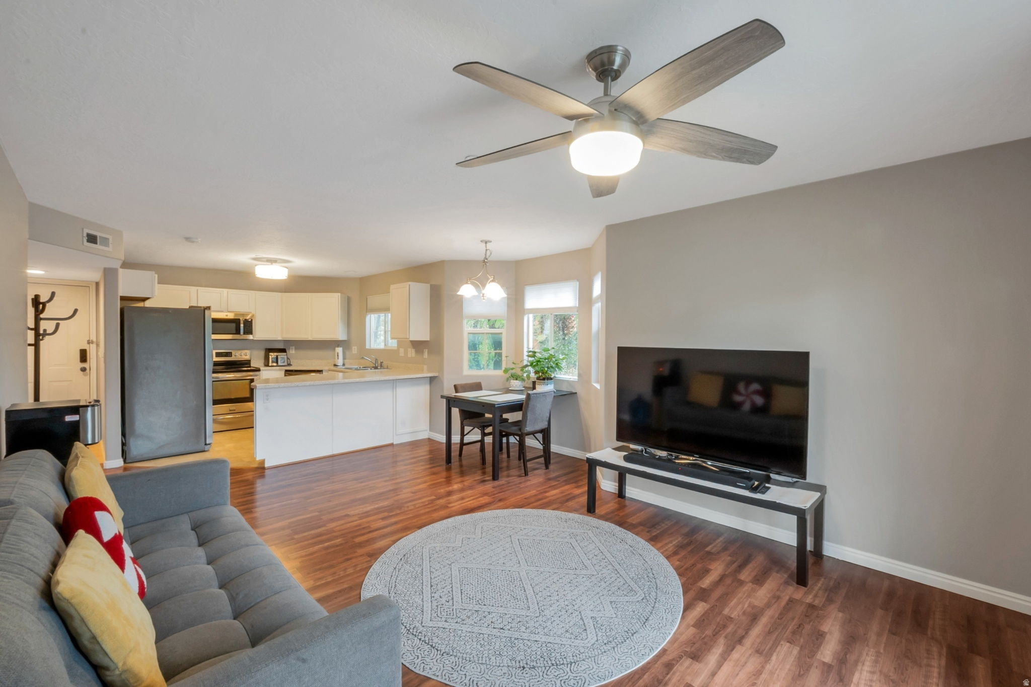 VINTAGE ON THE BLUFFS - Residential