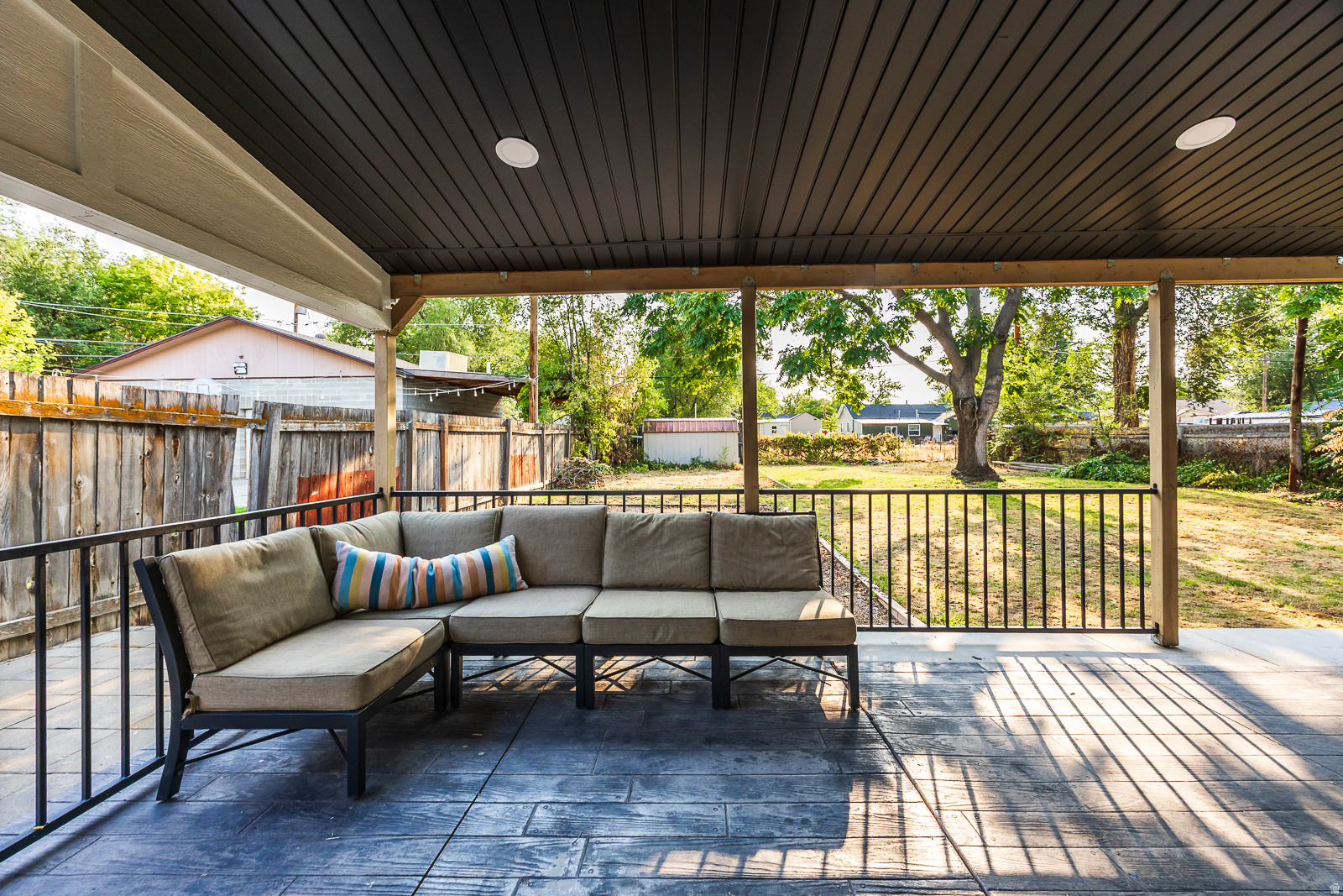 GLENDALE GARDENS - Residential