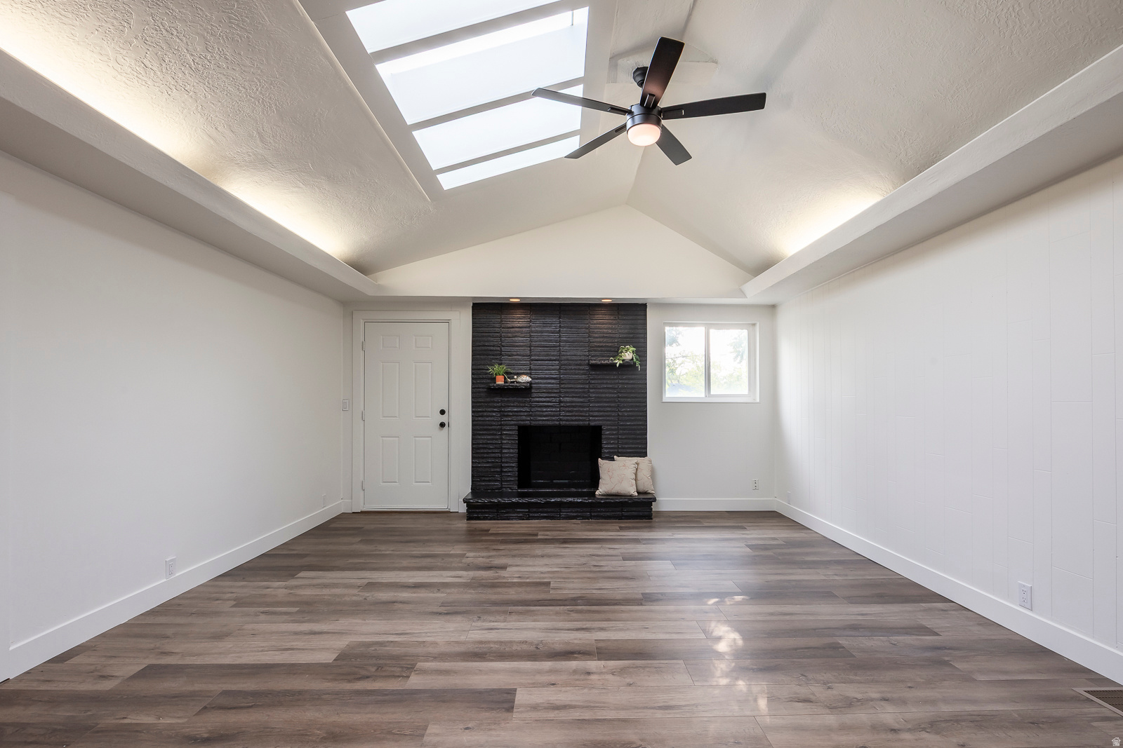 GLENDALE GARDENS - Residential