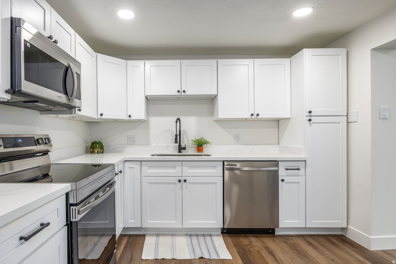 GLENDALE GARDENS - Residential