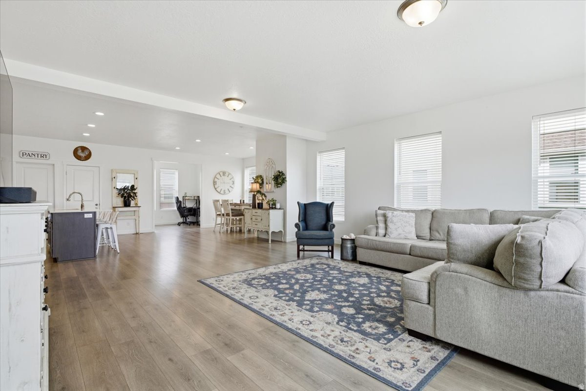 DAYBREAK - Residential