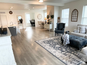 DAYBREAK - Residential