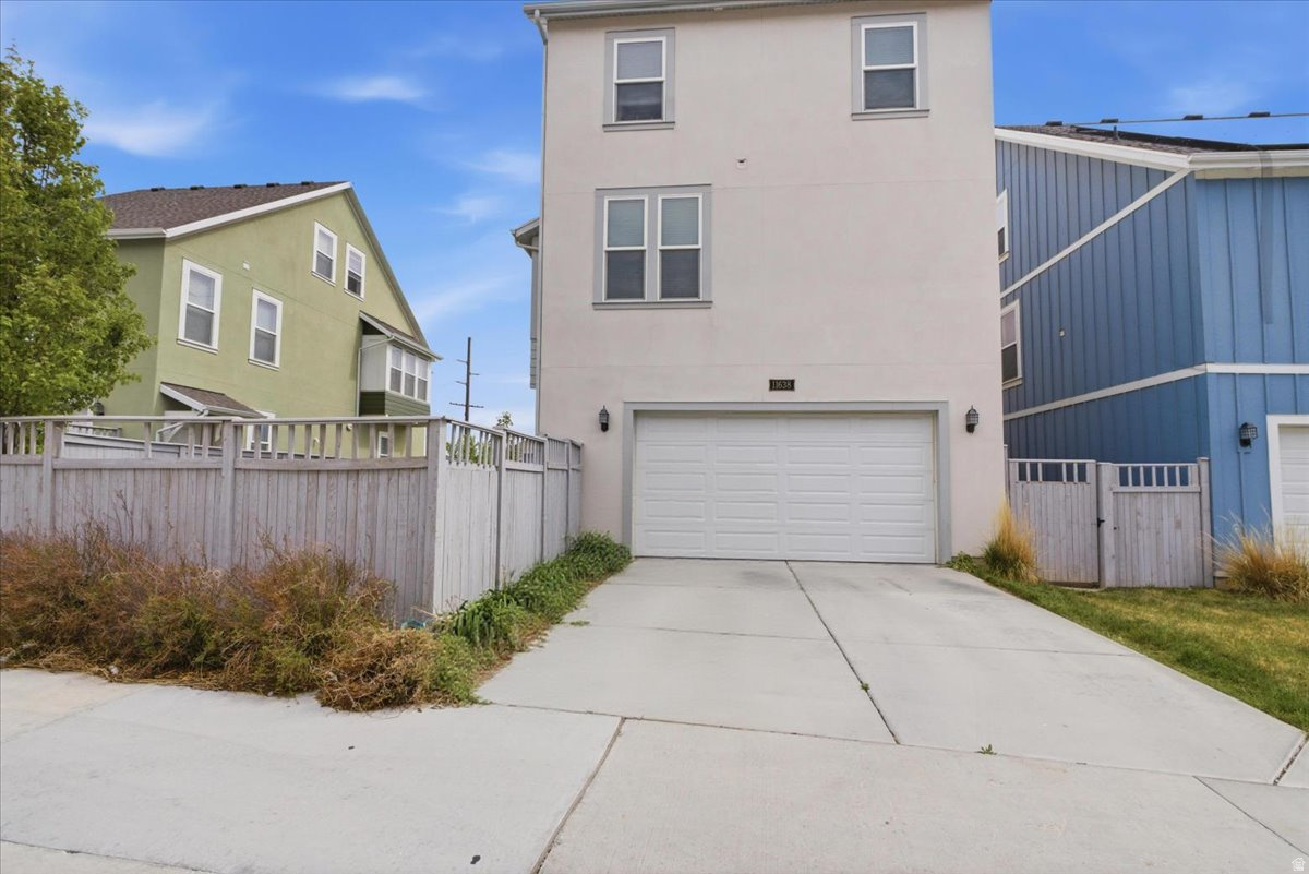 DAYBREAK - Residential