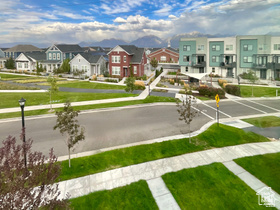 DAYBREAK - Residential