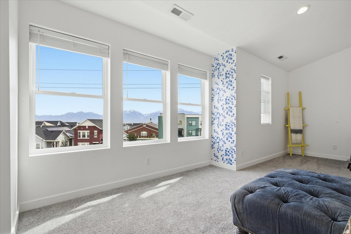 DAYBREAK - Residential