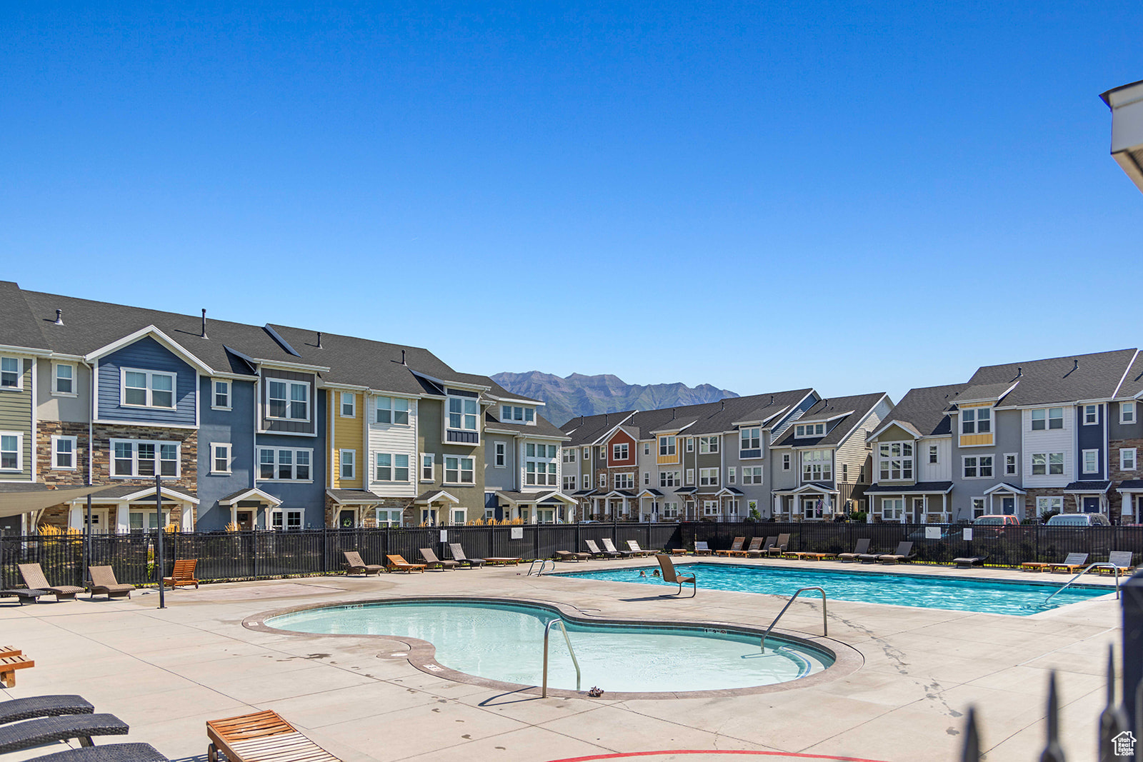 EDGEWATER AT GENEVA - Residential