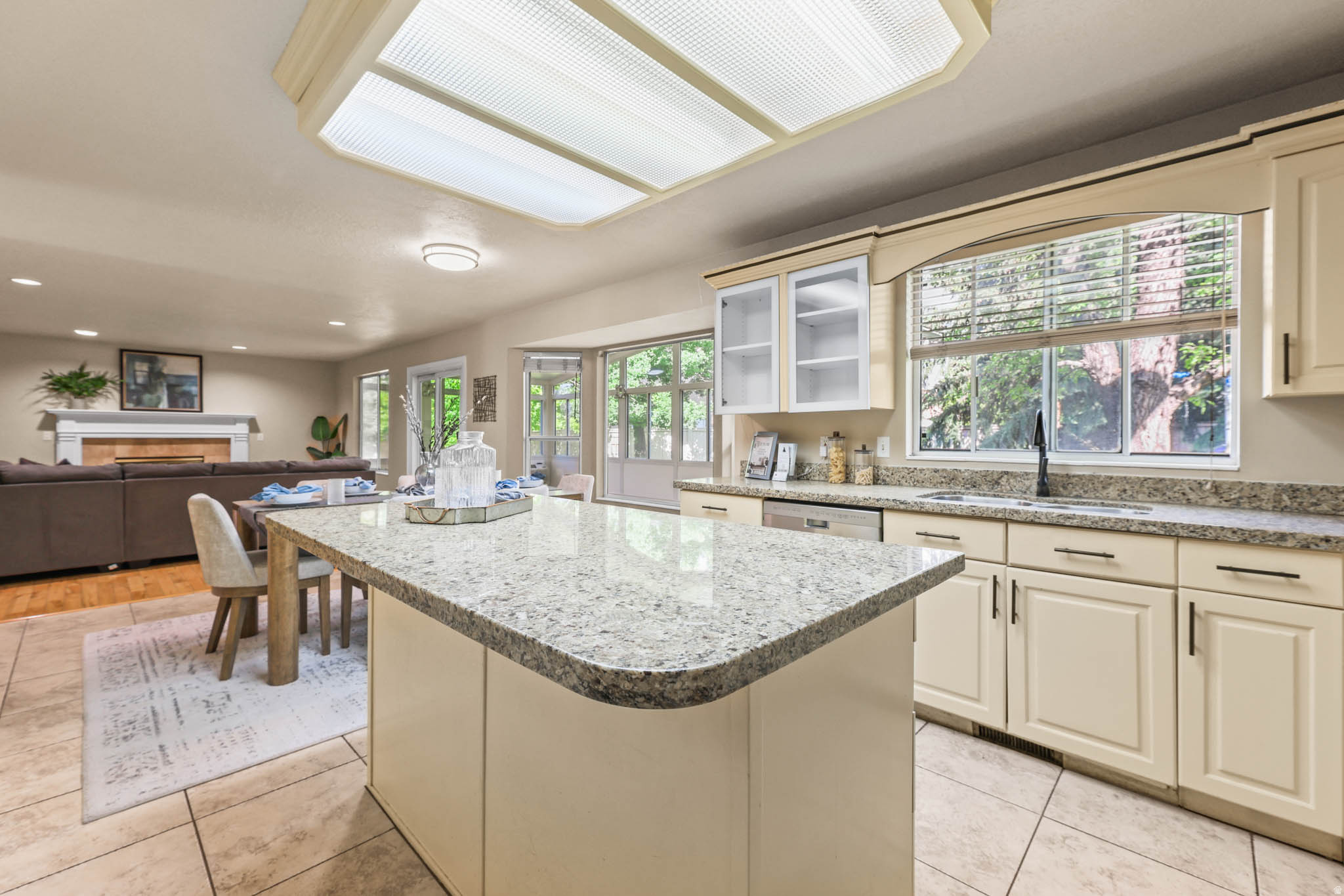 HIGH POINT - Residential