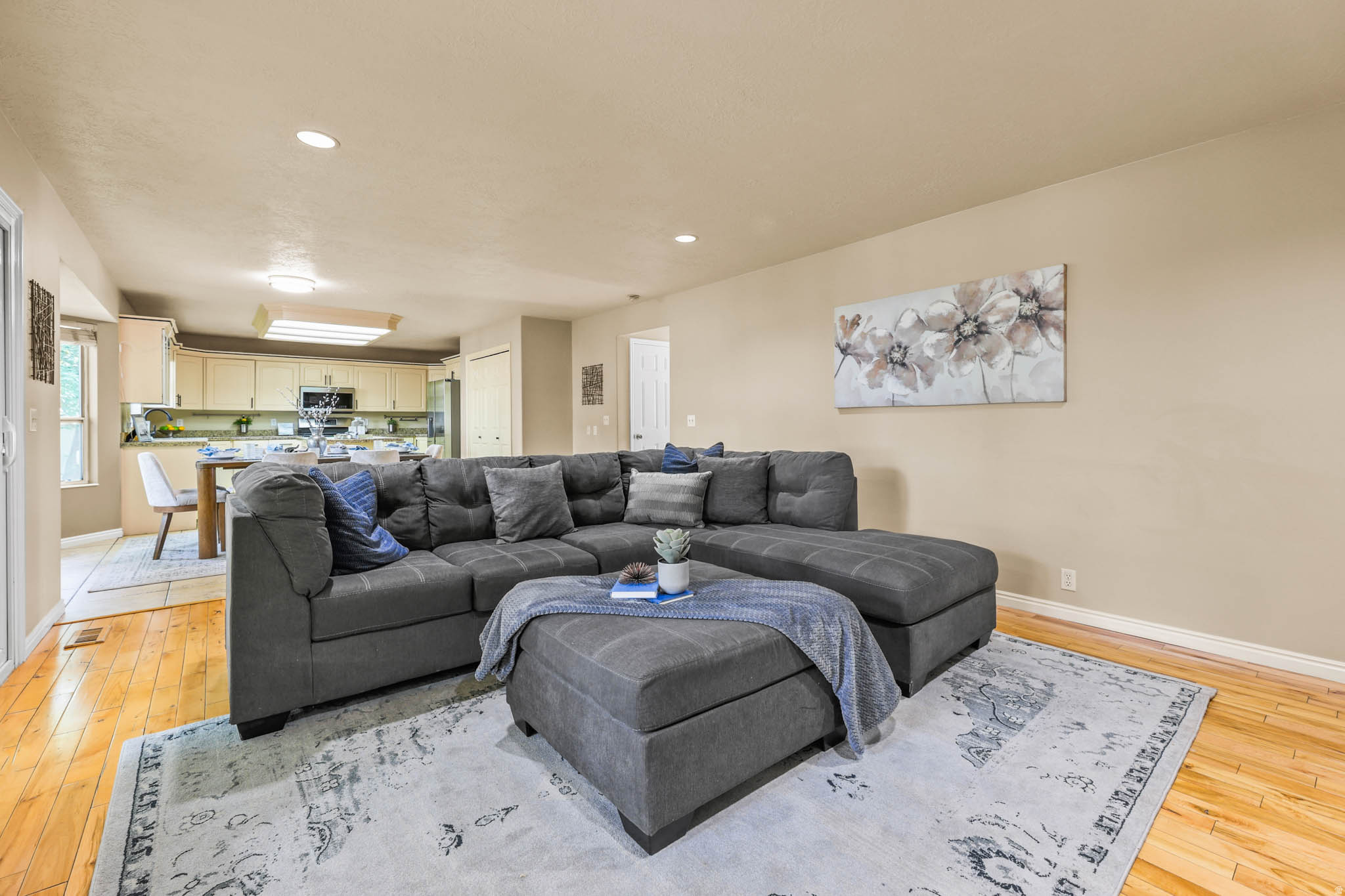 HIGH POINT - Residential