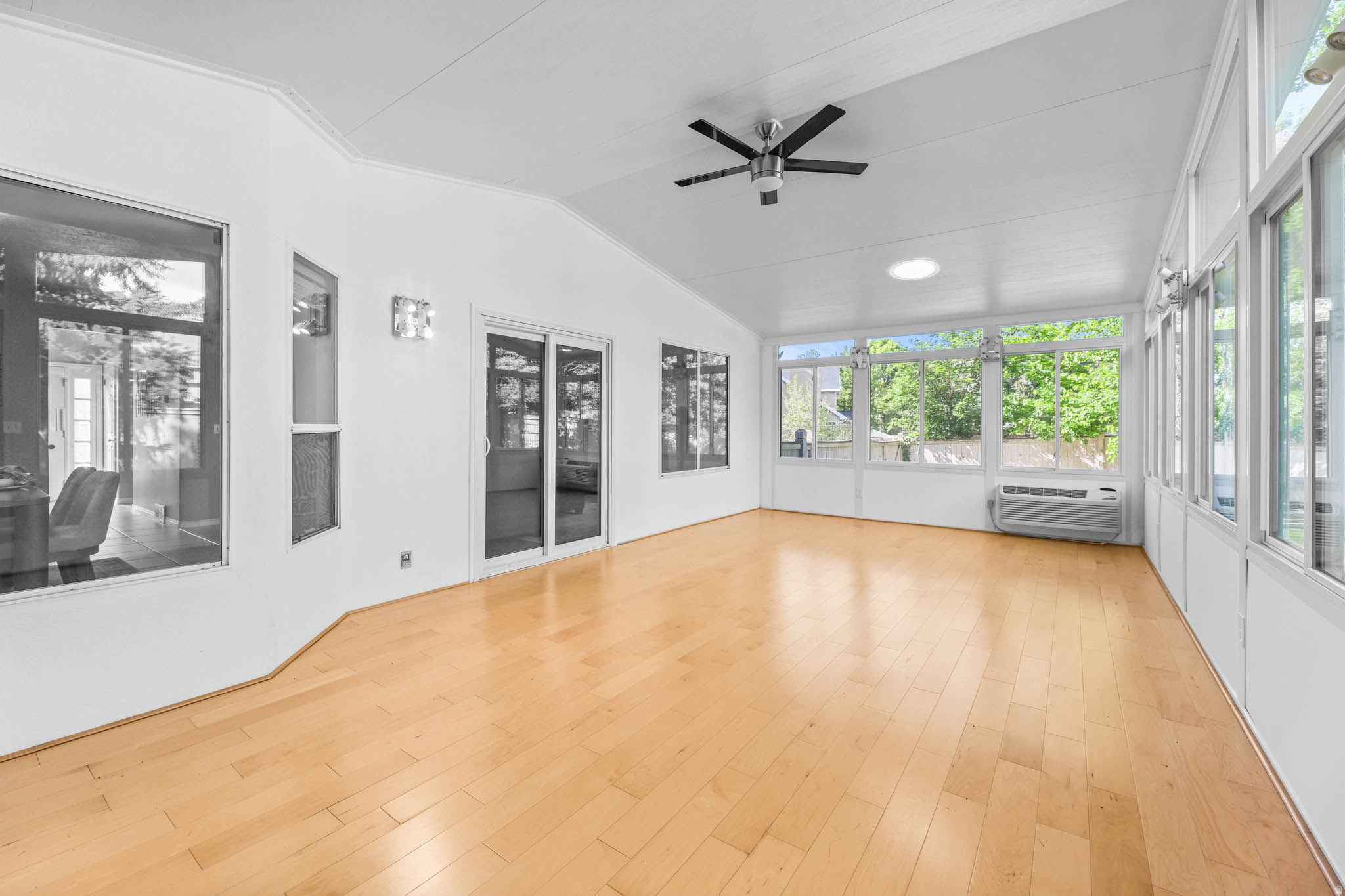 HIGH POINT - Residential