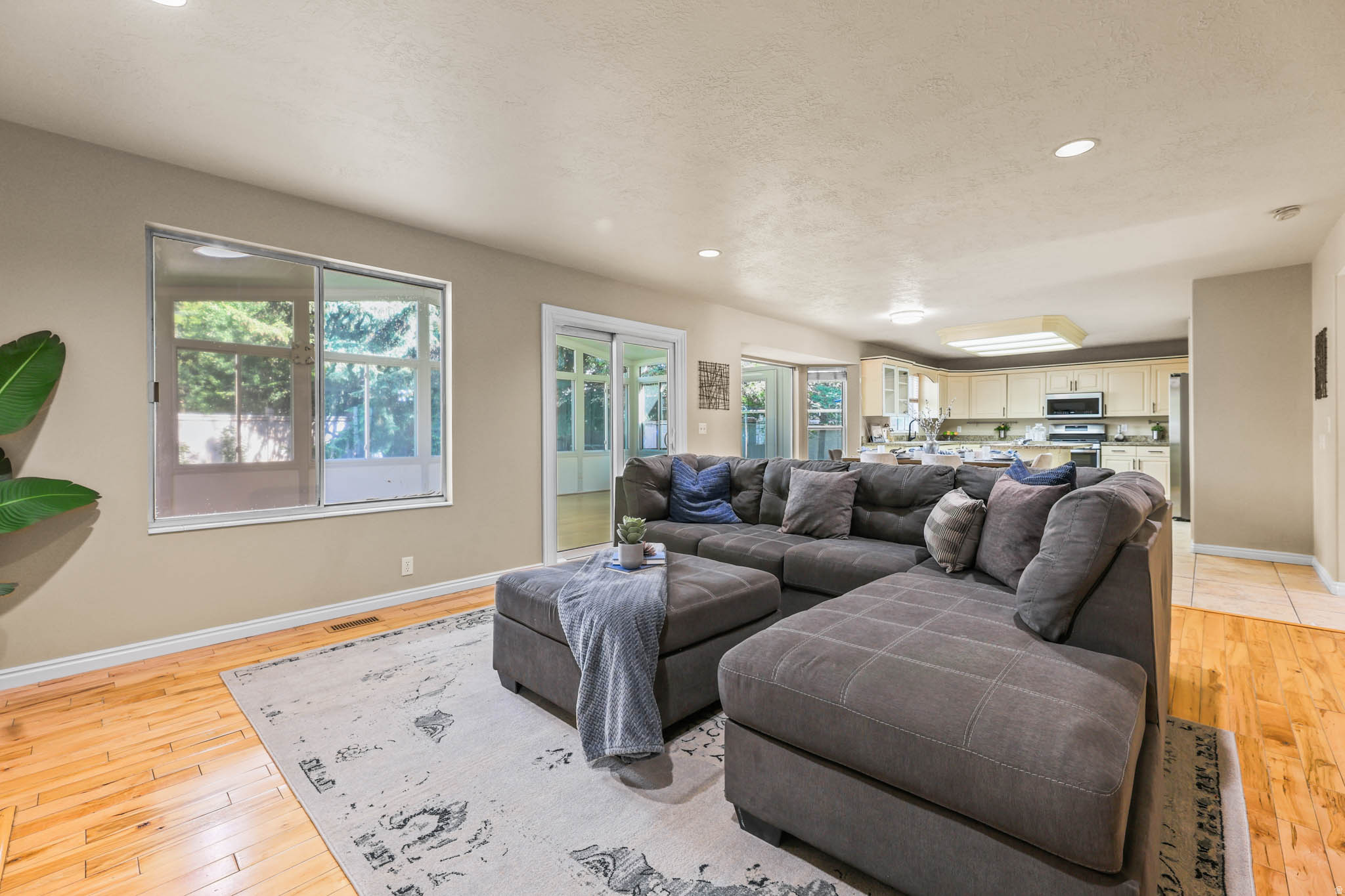 HIGH POINT - Residential