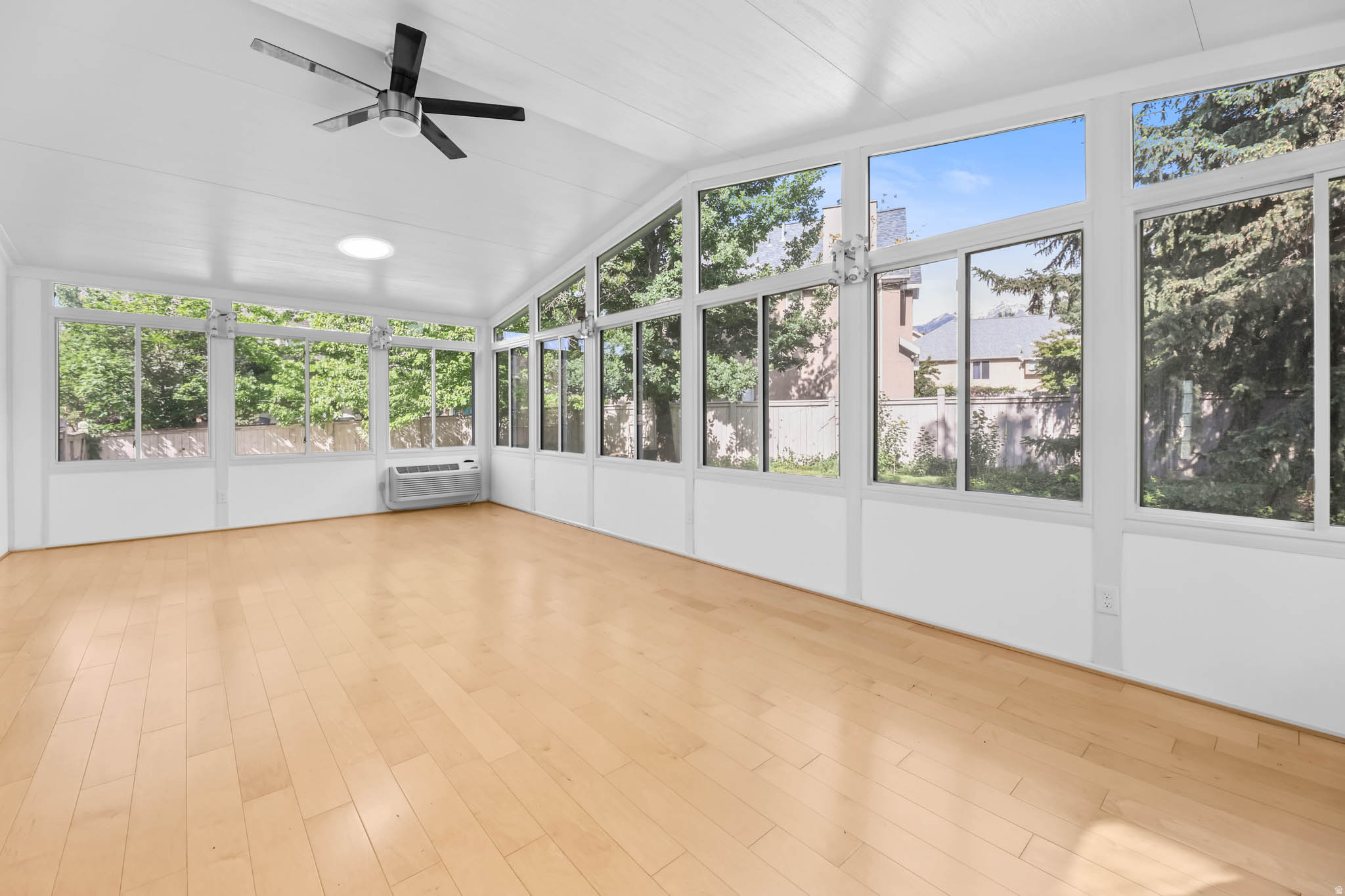 HIGH POINT - Residential