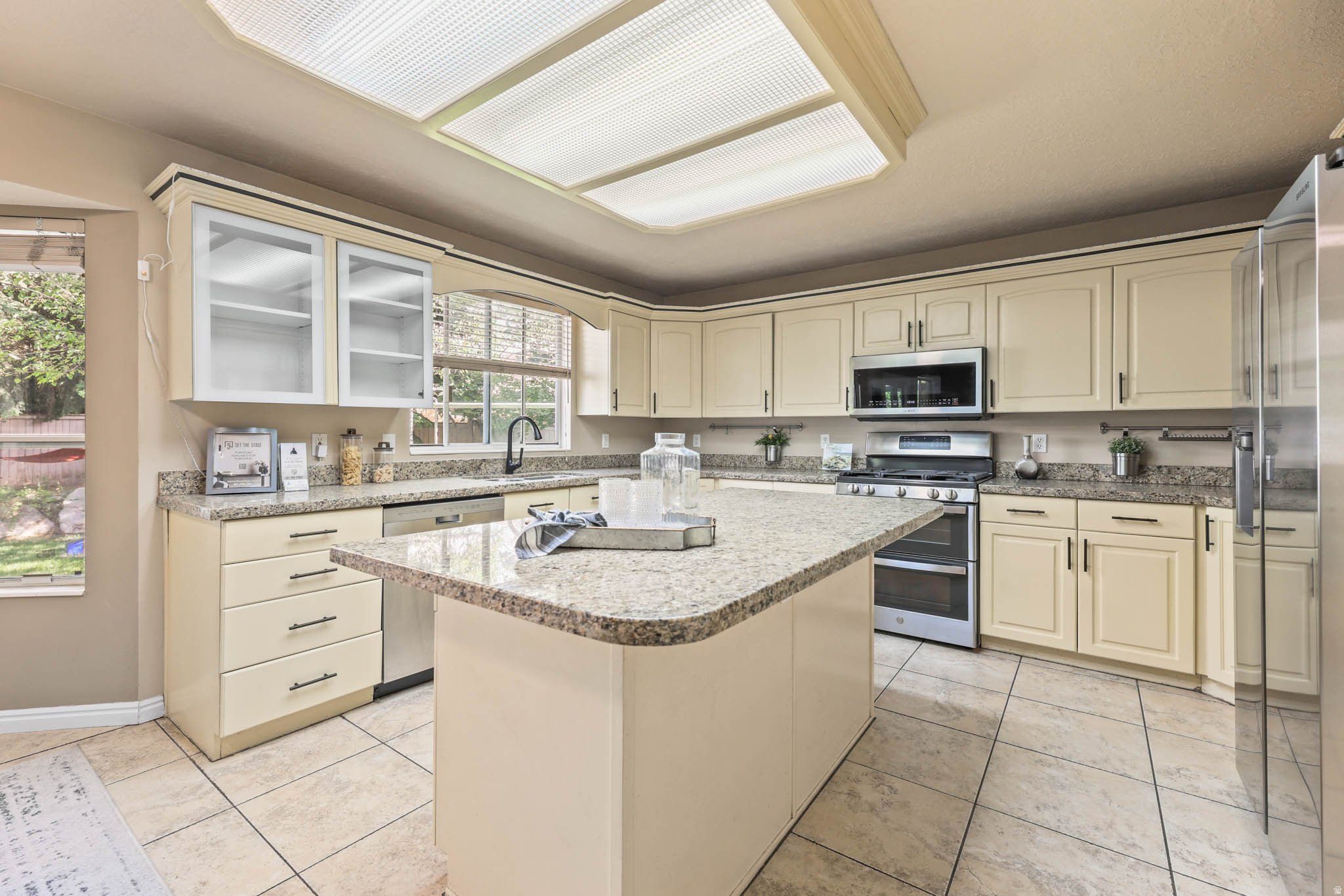 HIGH POINT - Residential