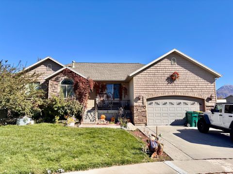 Photo of 743 S 560 W, Lehi, UT 84043 (MLS # 2118556)