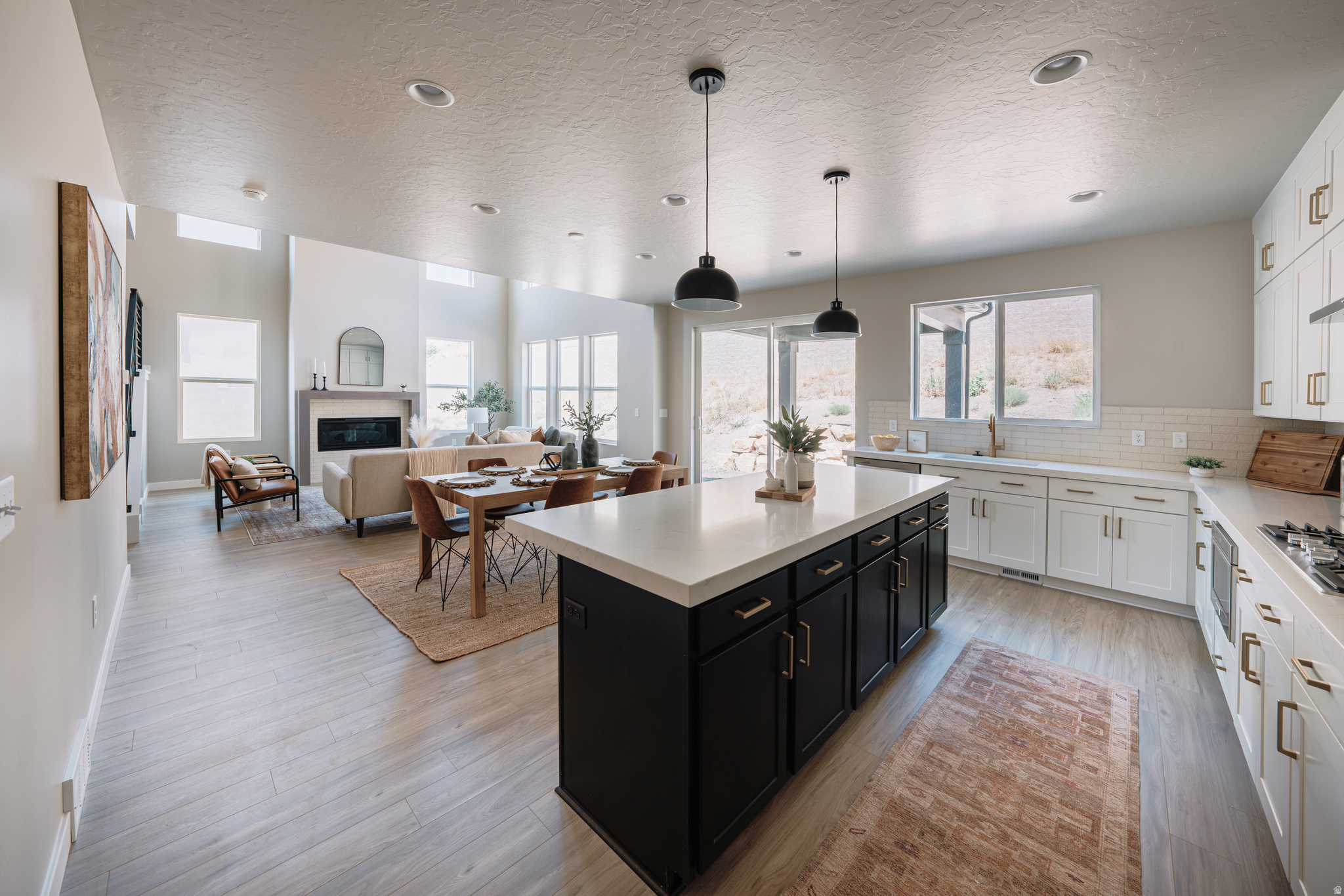 CANYON POINT - Residential