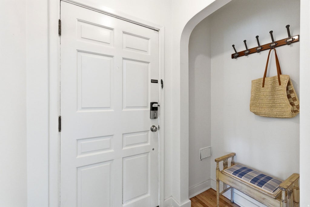 Photo of 2683 S ALDEN ST E, Salt Lake City, UT 84106 (MLS # 2164536)