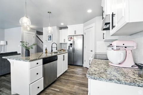 Tiny photo for 191 E 560 N, Salem, UT 84653 (MLS # 2118631)