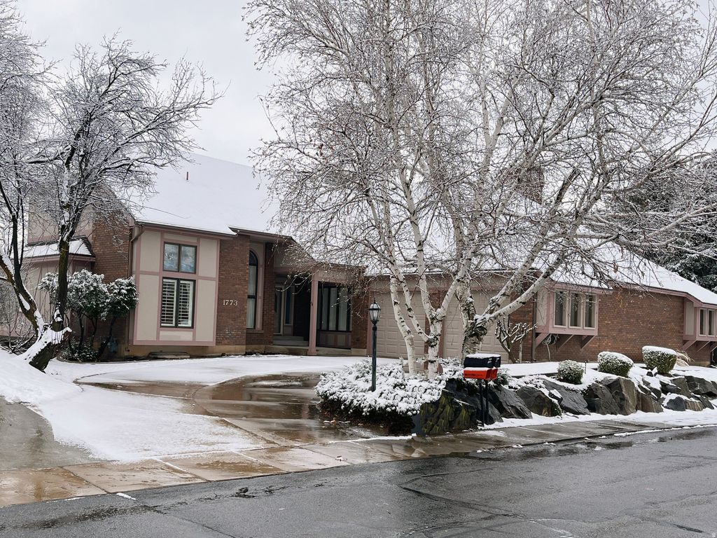 Photo of 1773 MEADOW CREEK LANE Ln, Ogden, UT 84403 (MLS # 2141410)
