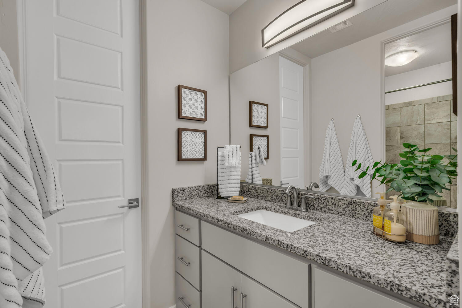 KACHINA SPRINS EAST - Residential