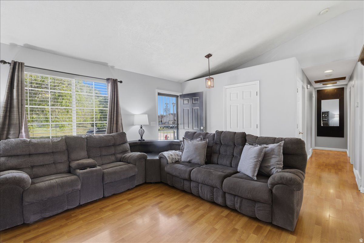 WEST MEADOWS - Residential