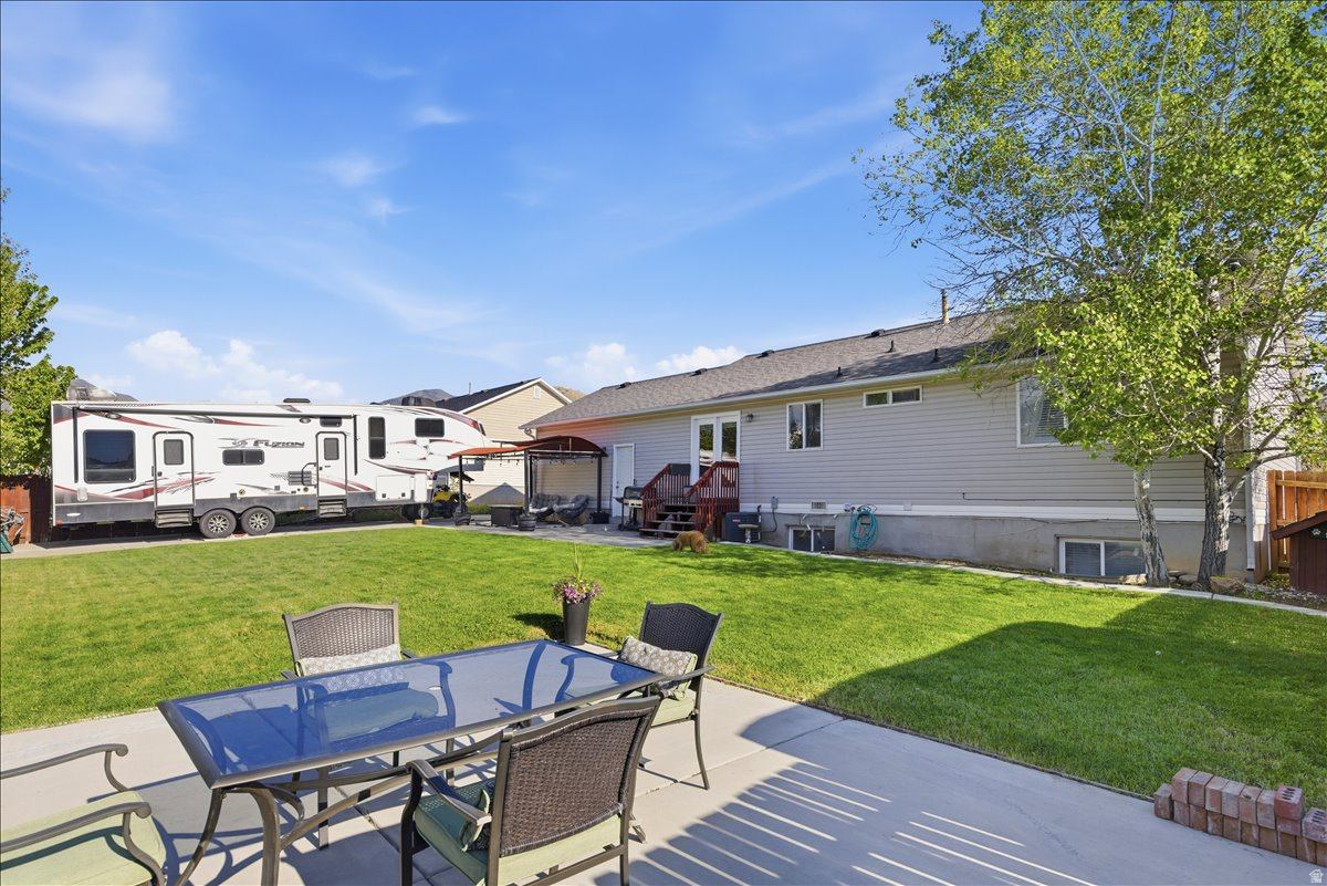 WEST MEADOWS - Residential