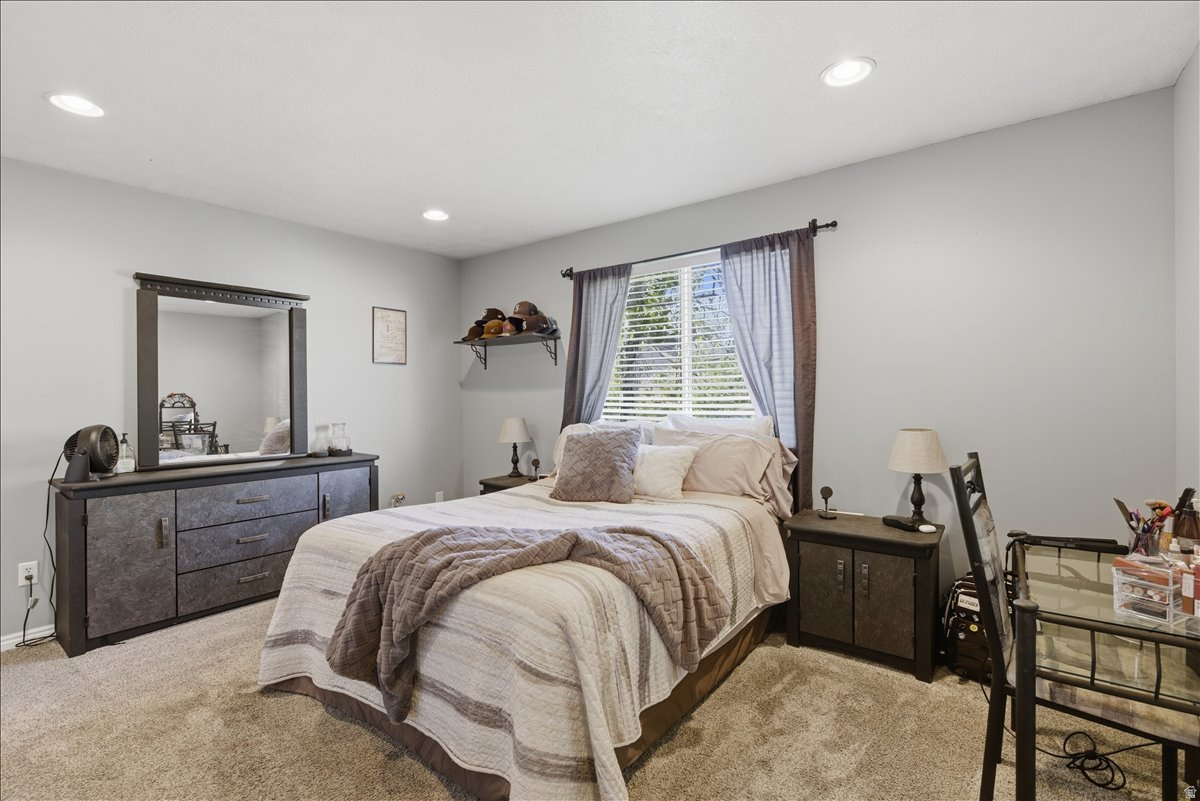 WEST MEADOWS - Residential