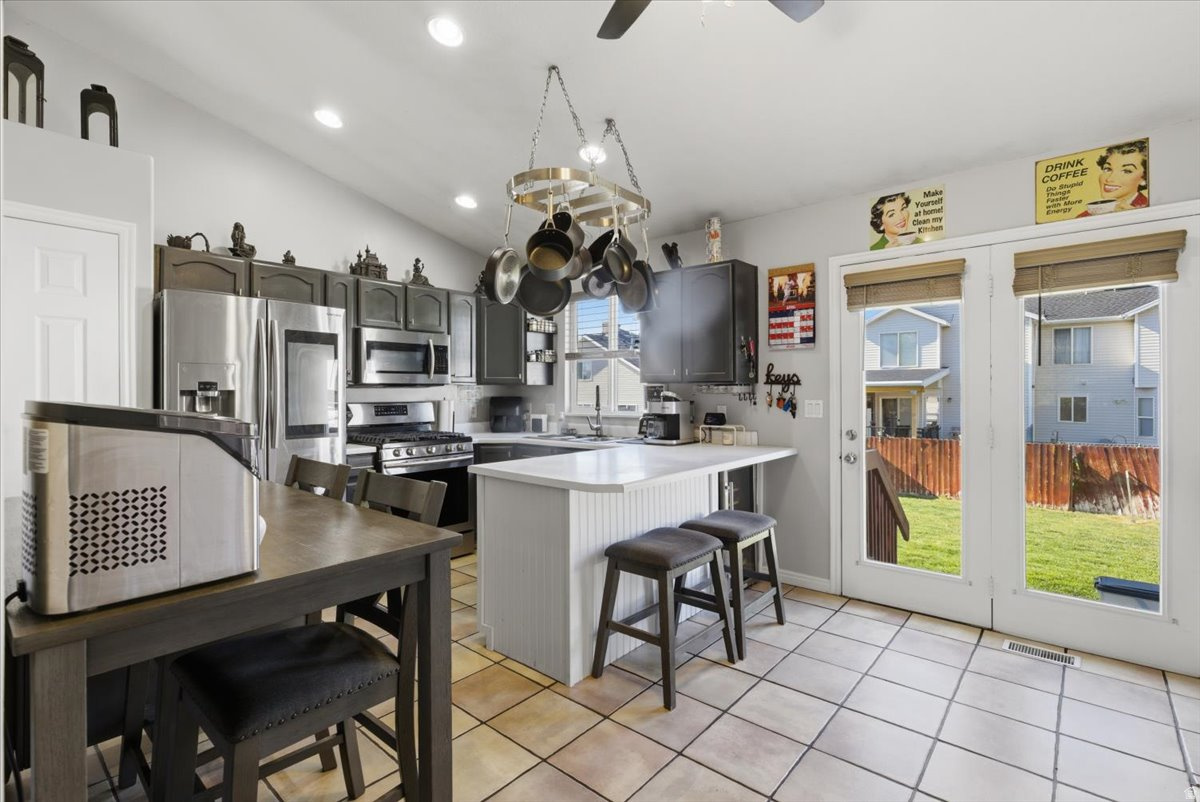 WEST MEADOWS - Residential