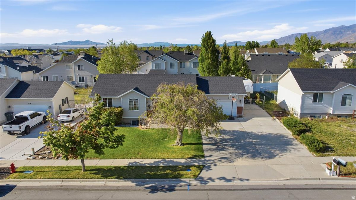 WEST MEADOWS - Residential