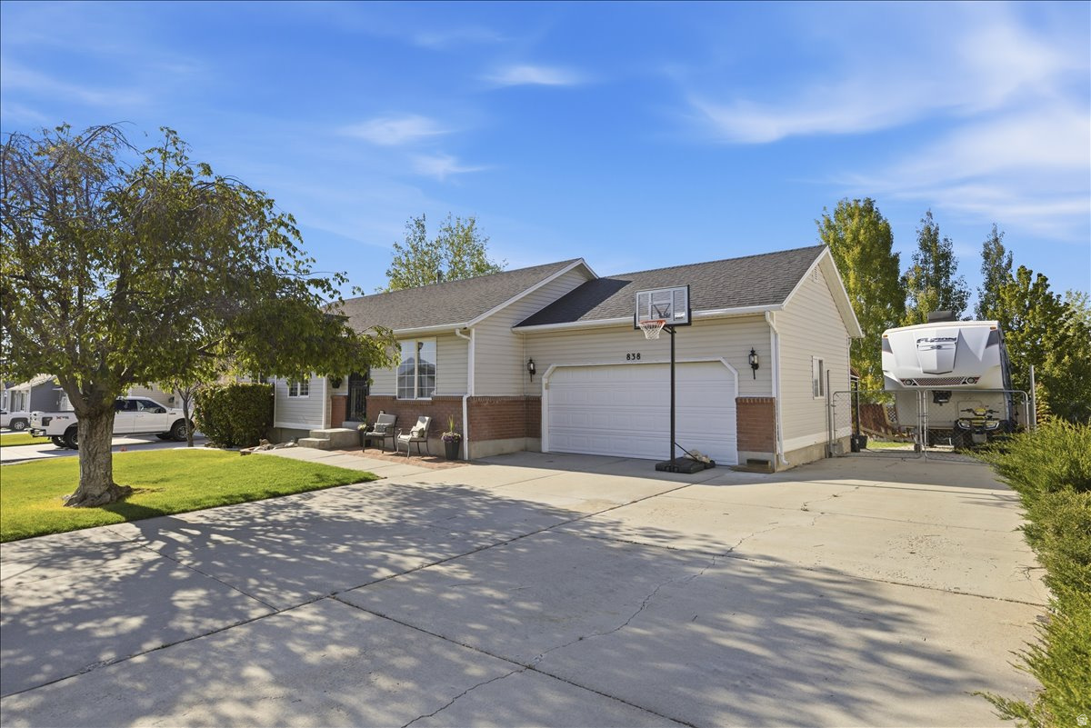 WEST MEADOWS - Residential