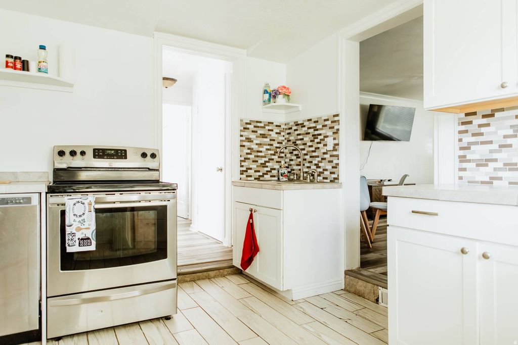 Photo of 250 S 300 E, Hyrum, UT 84319 (MLS # 2150998)