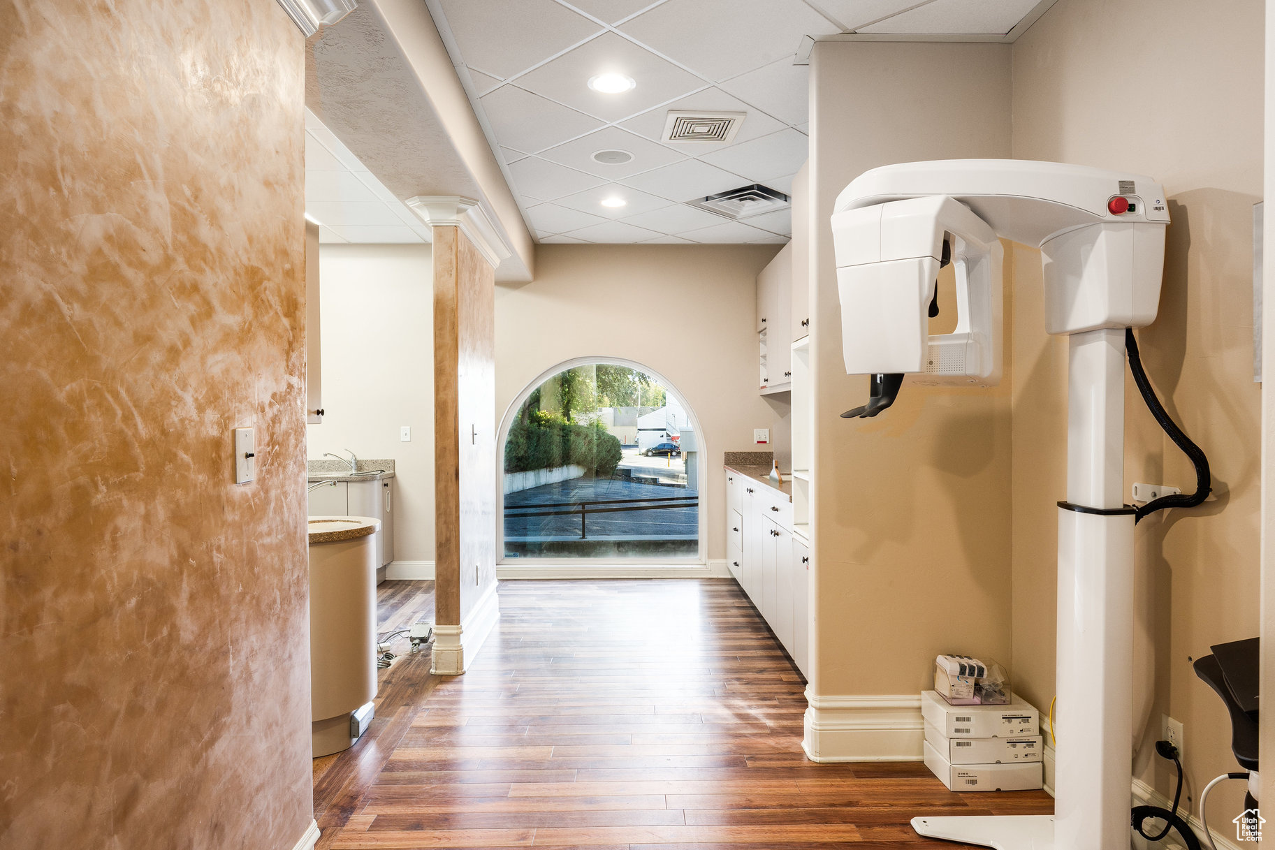 HIGHLAND - Commercial Sale