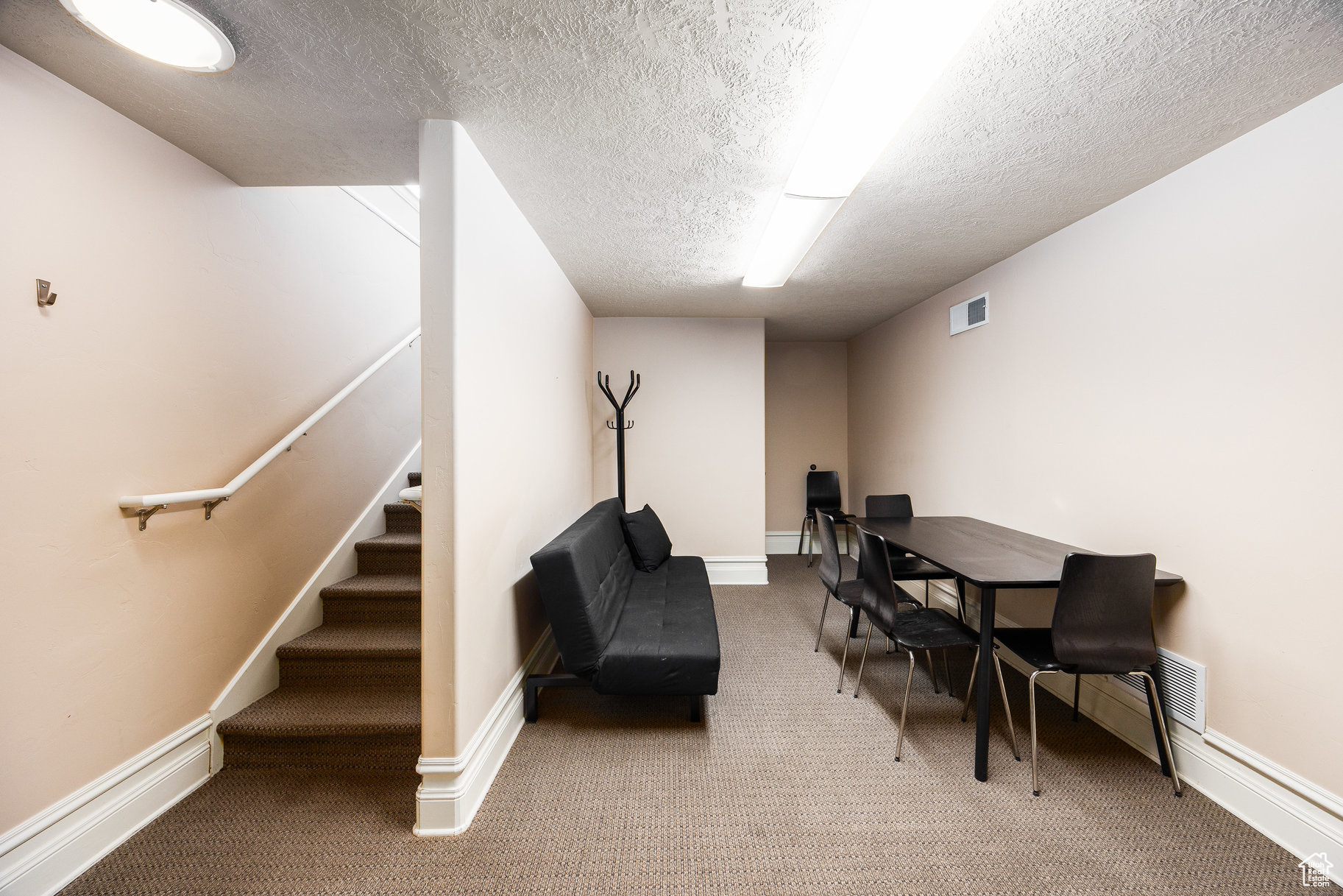 HIGHLAND - Commercial Sale